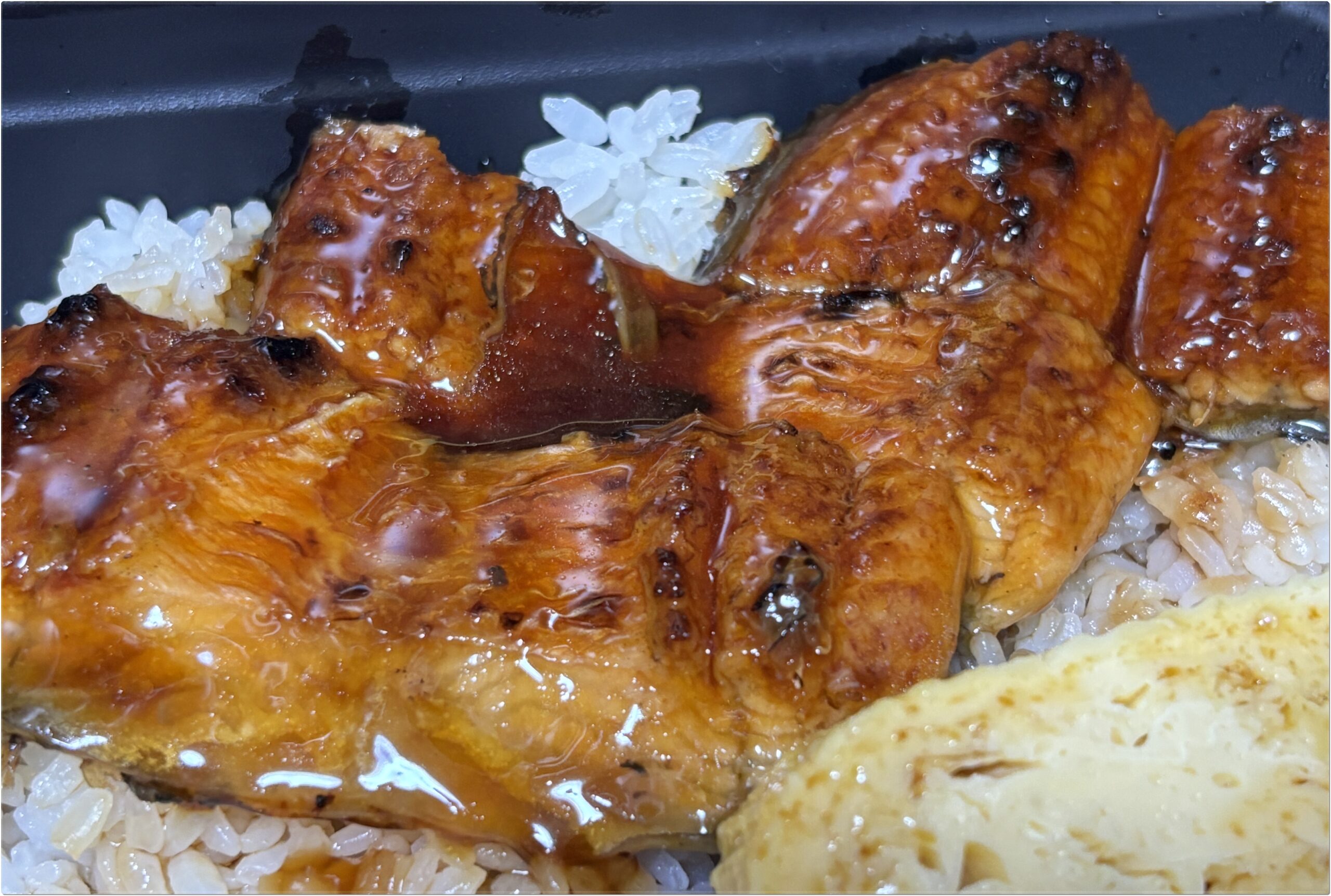 土用の丑の日のうなぎ　7月は、7月19日（土）と7月31日（木）が、土用の丑の日です。暑い日が続きますが、うなぎを食べて夏バテを解消し、滋養強壮につなげましょう。